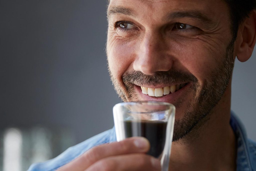 Combien de tasses de café peut-on boire par jour sans se mettre en danger ? Combien de tasses de café peut-on boire par jour sans se mettre en danger ?
